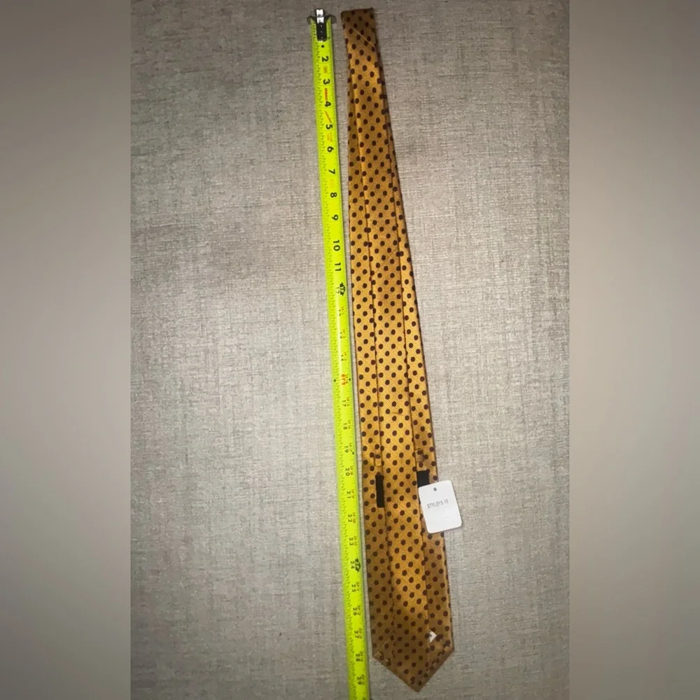 Verse 9 NWT Gold Purple Polka Dot Silk Tie Handsome Office Classy Dapper Necktie